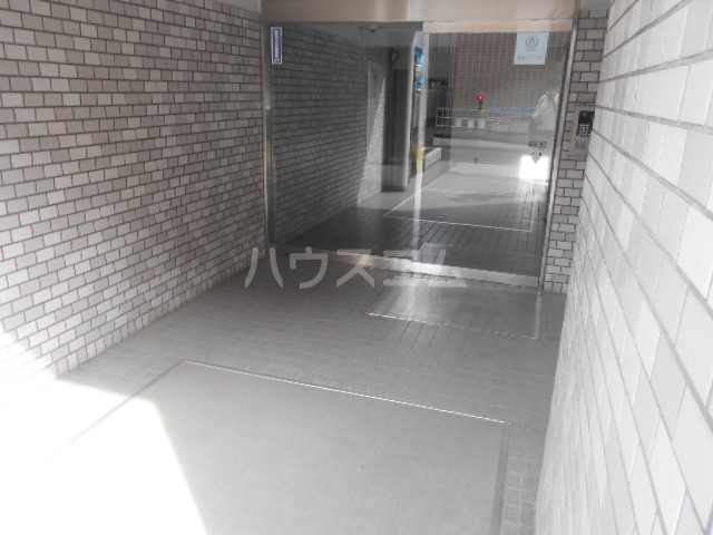 2/5 エントランス