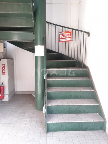 18/28 エントランス