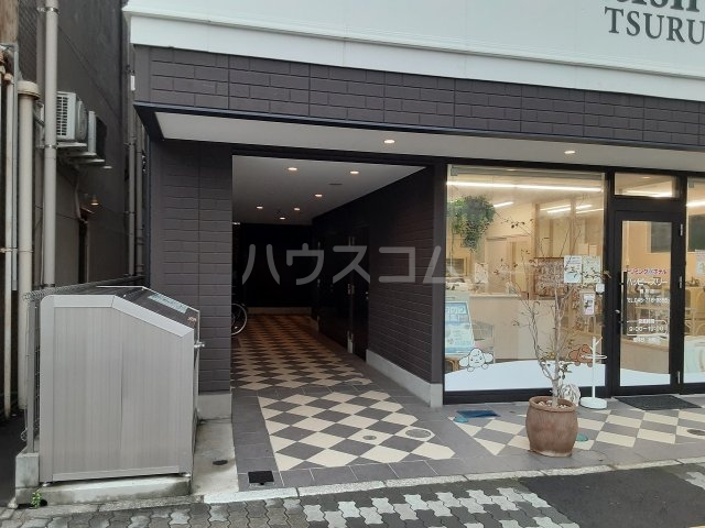 23/30 エントランス