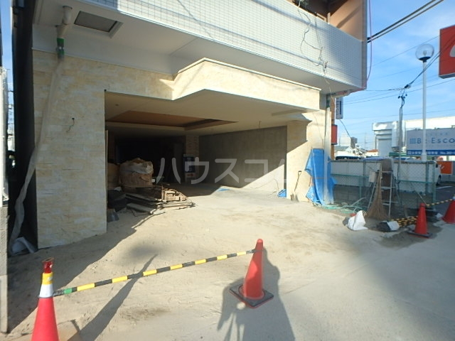 23/30 エントランス