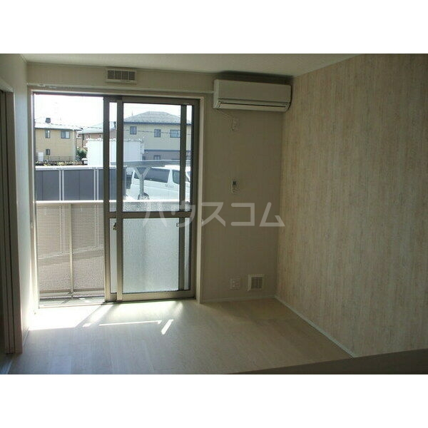 13/22 エントランス