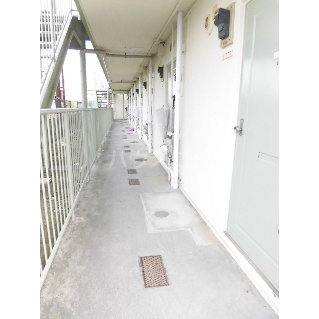 21/30 エントランス