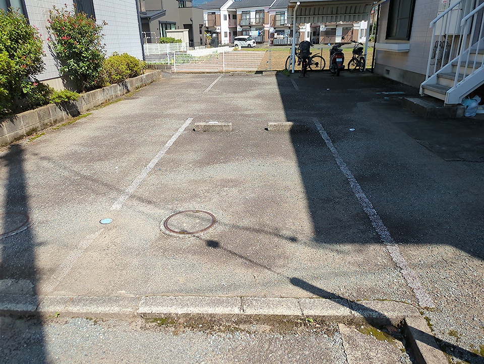 28/30 駐車場