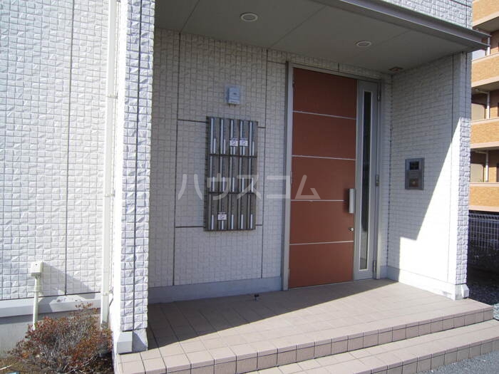 22/27 エントランス