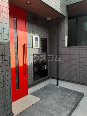 28/30 エントランス