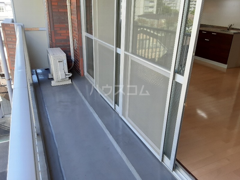 18/28 バルコニー
