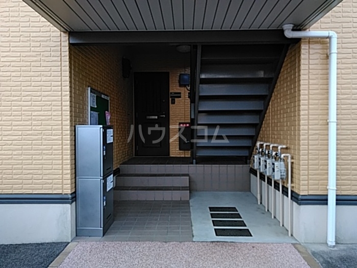 2/3 エントランス