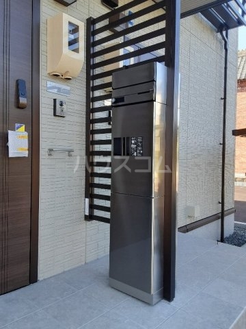 27/30 エントランス