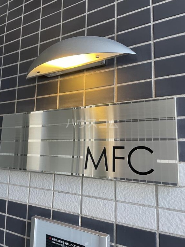 23/25 エントランス