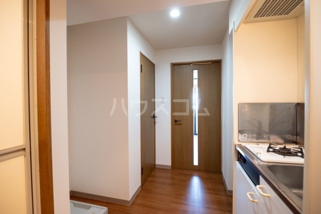 28/30 エントランス