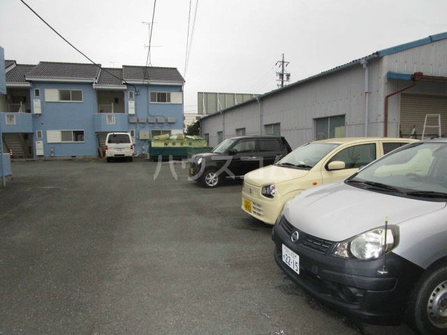 18/21 駐車場