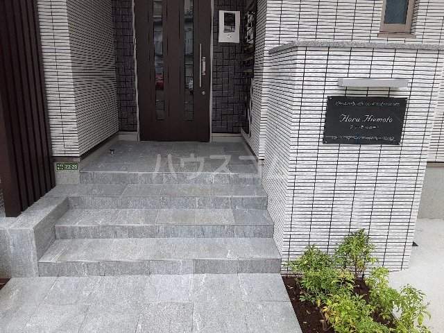 25/30 エントランス