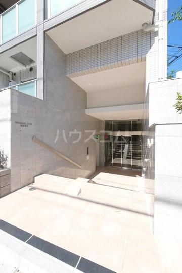 18/22 エントランス