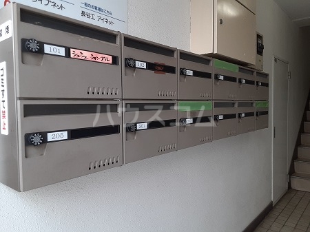 21/30 エントランス