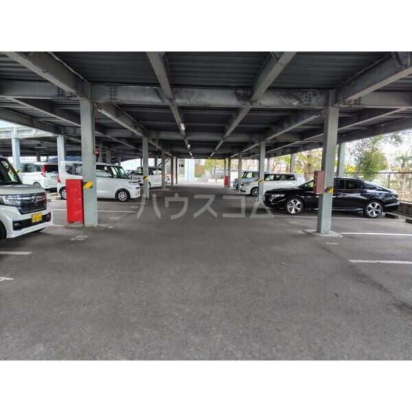 23/30 駐車場