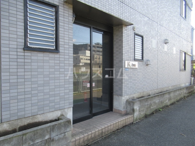 23/30 エントランス