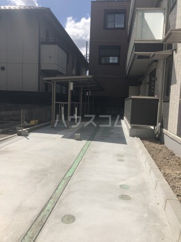 2/5 駐車場