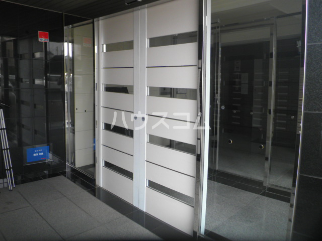 20/29 エントランス