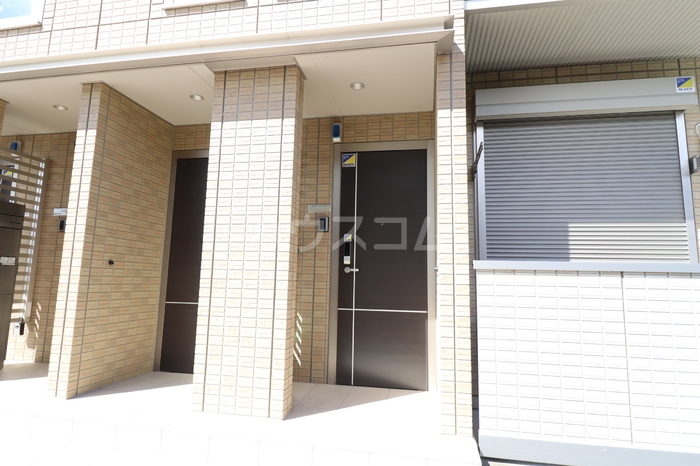 21/30 エントランス