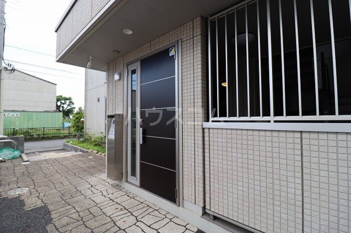 15/15 エントランス