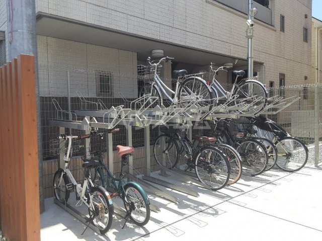 16/20 エントランス