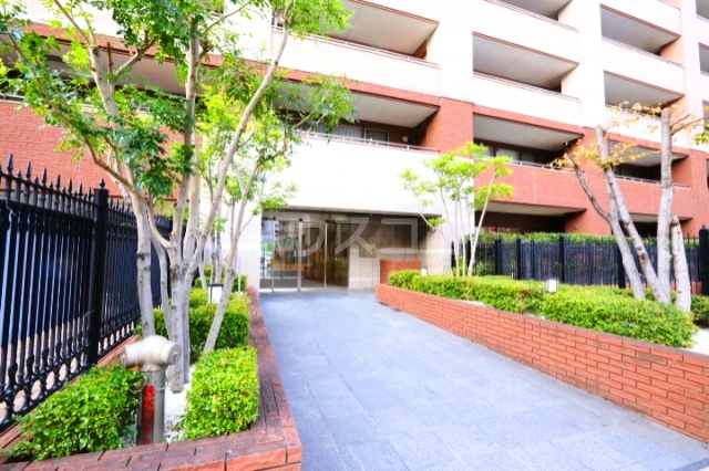 18/22 エントランス