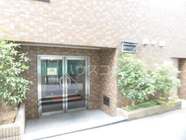 17/19 エントランス