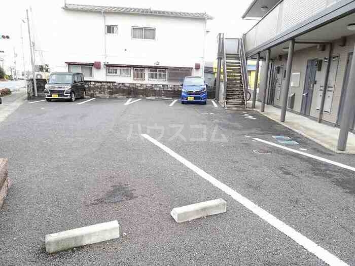 18/20 駐車場