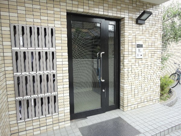 22/30 エントランス