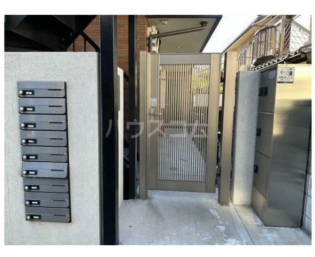 15/19 エントランス