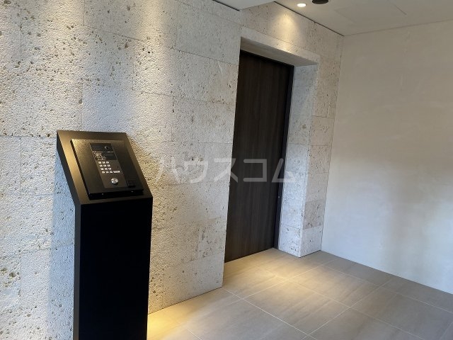 26/30 エントランス