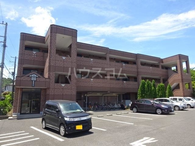 23/30 駐車場