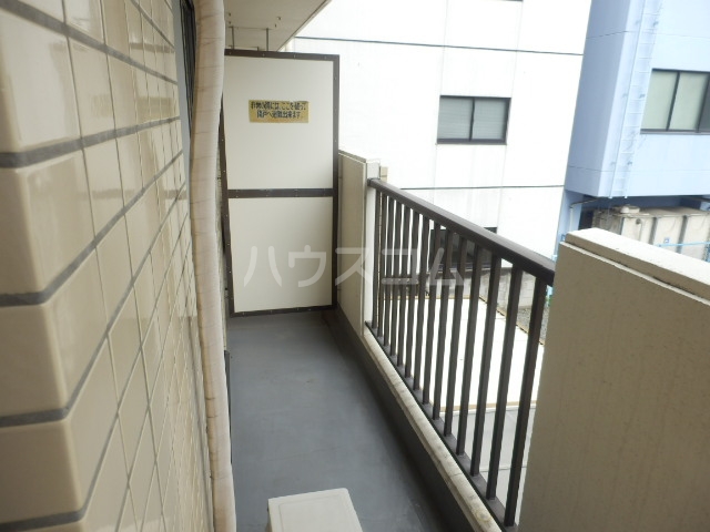 13/18 バルコニー