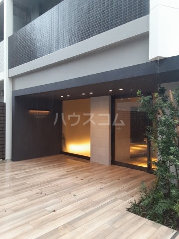 28/30 エントランス