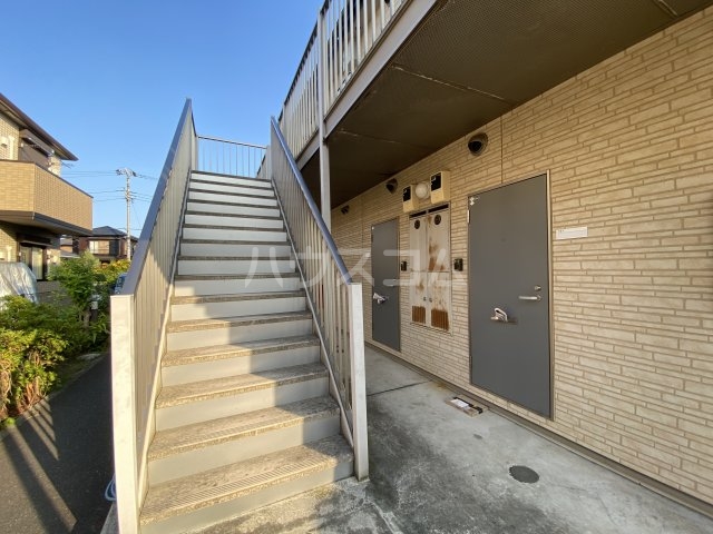 26/30 エントランス