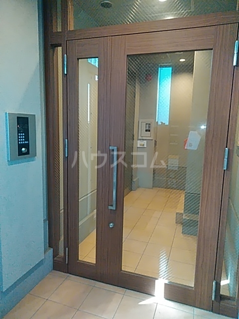 23/30 エントランス