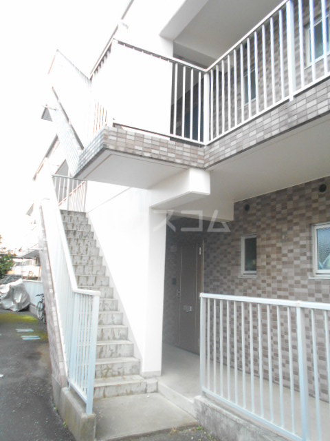 21/25 エントランス