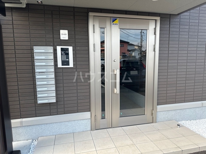 26/30 エントランス