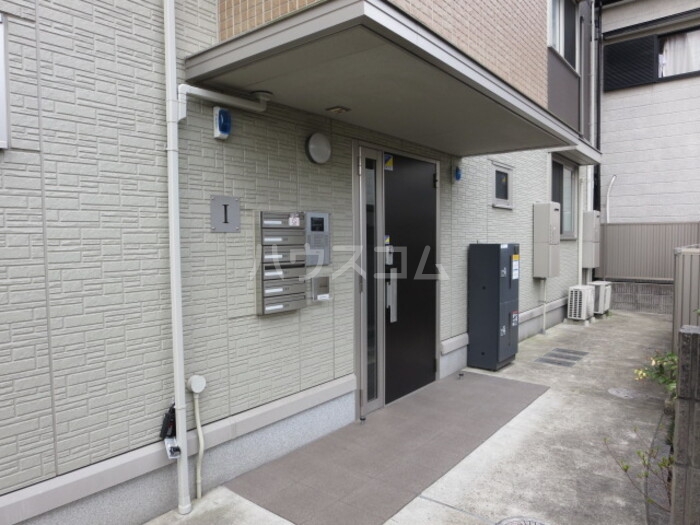 18/22 エントランス