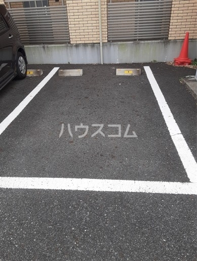16/17 駐車場