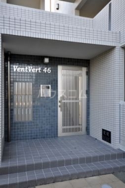 2/4 エントランス