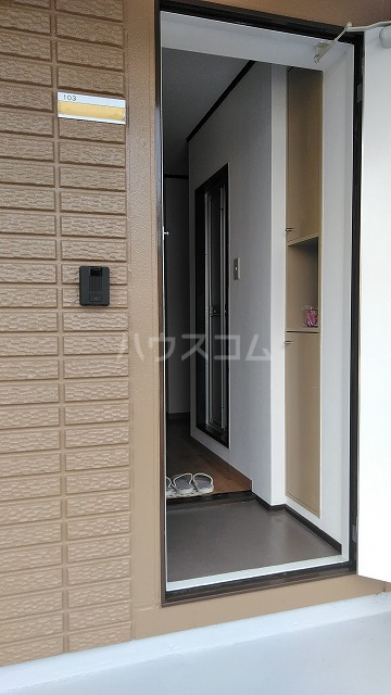 19/30 エントランス