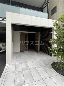 2/3 エントランス