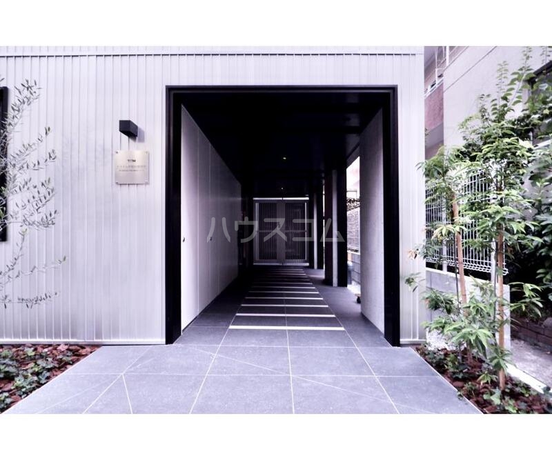 2/4 エントランス