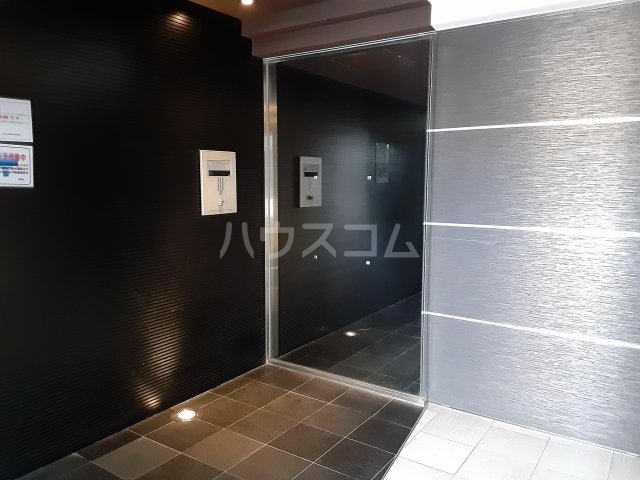 21/29 エントランス