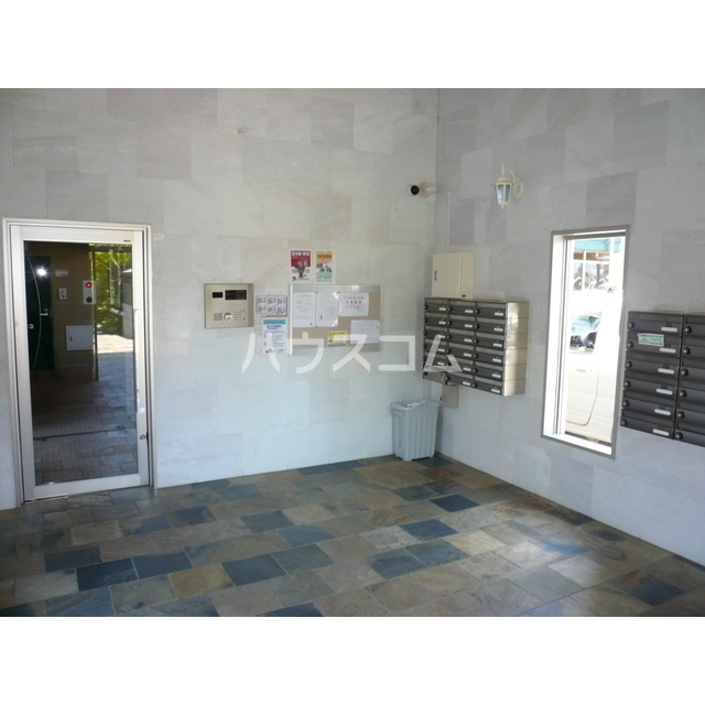 17/27 エントランス