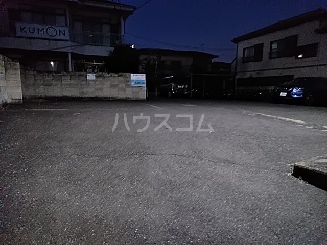 21/28 駐車場