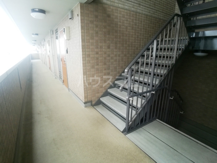 19/29 エントランス