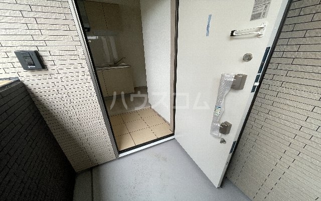 23/30 エントランス