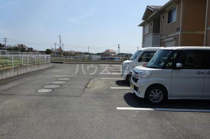 16/21 駐車場